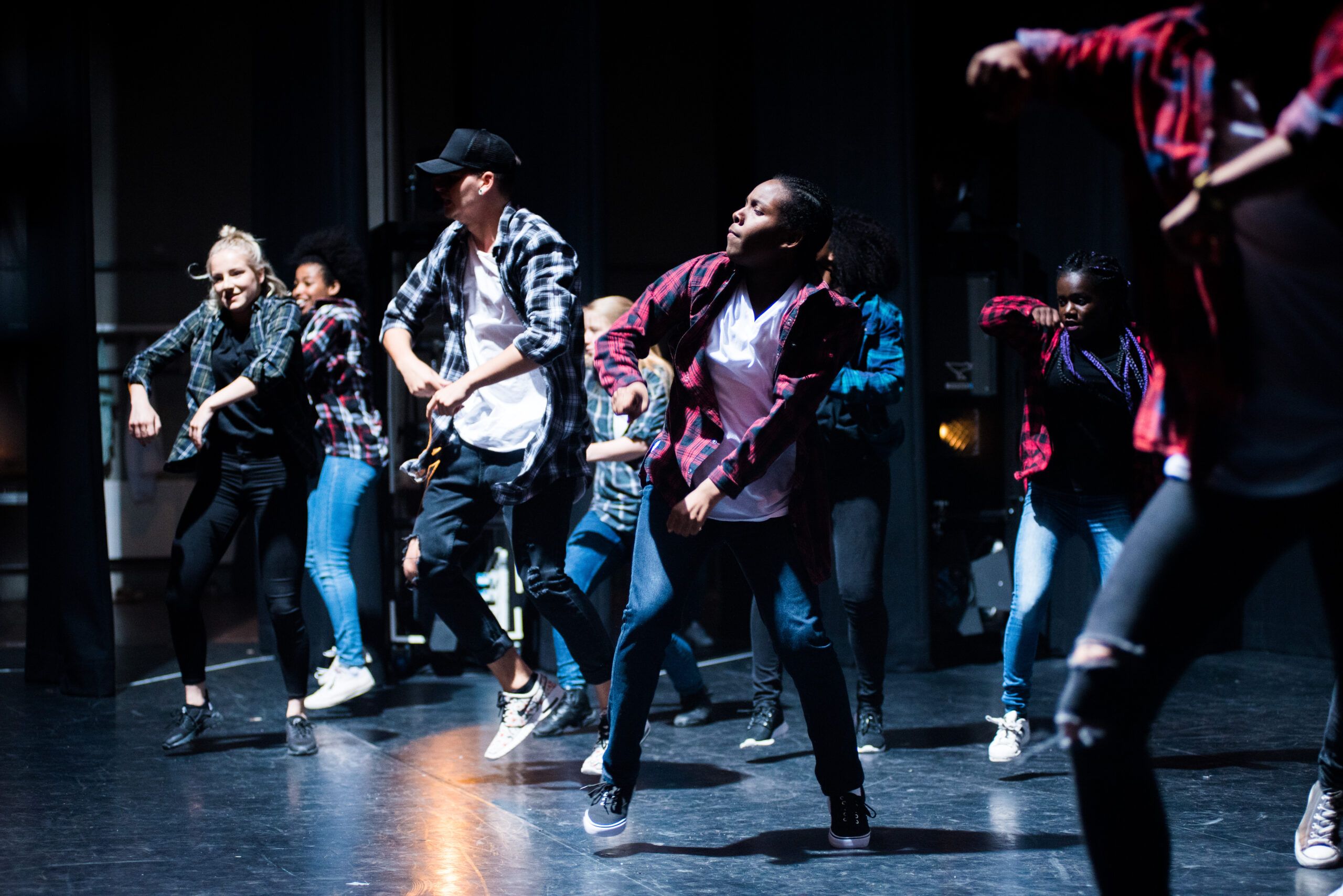 Breakdancing Performance at Theater De Kom, Nieuwegein - Coen Halmans Productions