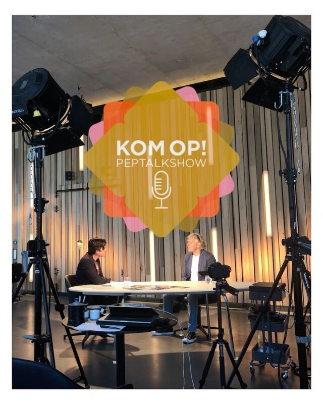 Last couple of months have been slow, my normal work is in events so everything has been canceled or delayed. Luckily I got to work on something else.
For @dekomnieuwegein I got to create a talk show aimed at Nieuwegein.

In collaboration with, among others, @oscarkocken & @arunasmastwijk we’ve created 8 episodes which were published every Wednesday.
You can see some behind-the-scenes footage above, followed by some excerpts from a couple of episodes.

#dekomnieuwegein #talkshow #covid19 #cultuursector